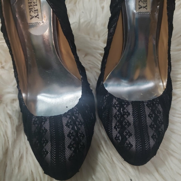 Badgley mishka women's black lace round toe 4.5" heels size 7.5 - Picture 2 of 9